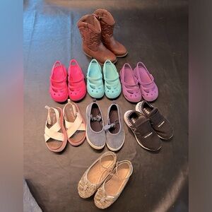 8 pairs Girls 10T shoes excellent / good condition